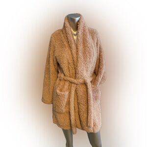 Natori women short belted eyelash/teddy bear soft, pink robe with pockets S/M